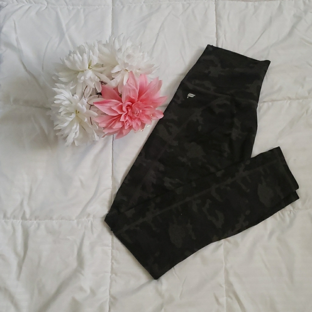 Fabletics camo leggings